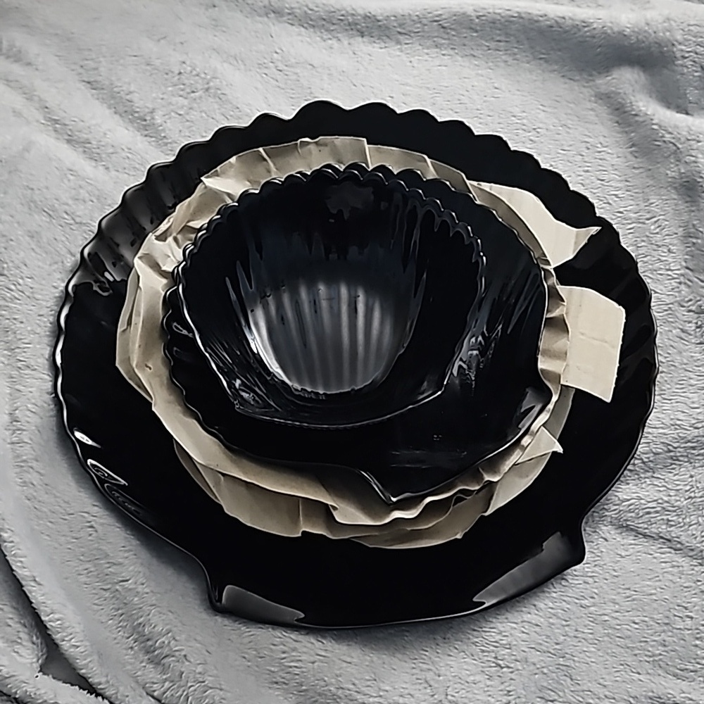 Arcoroc - Black Seashell Dishes - 6pcs -